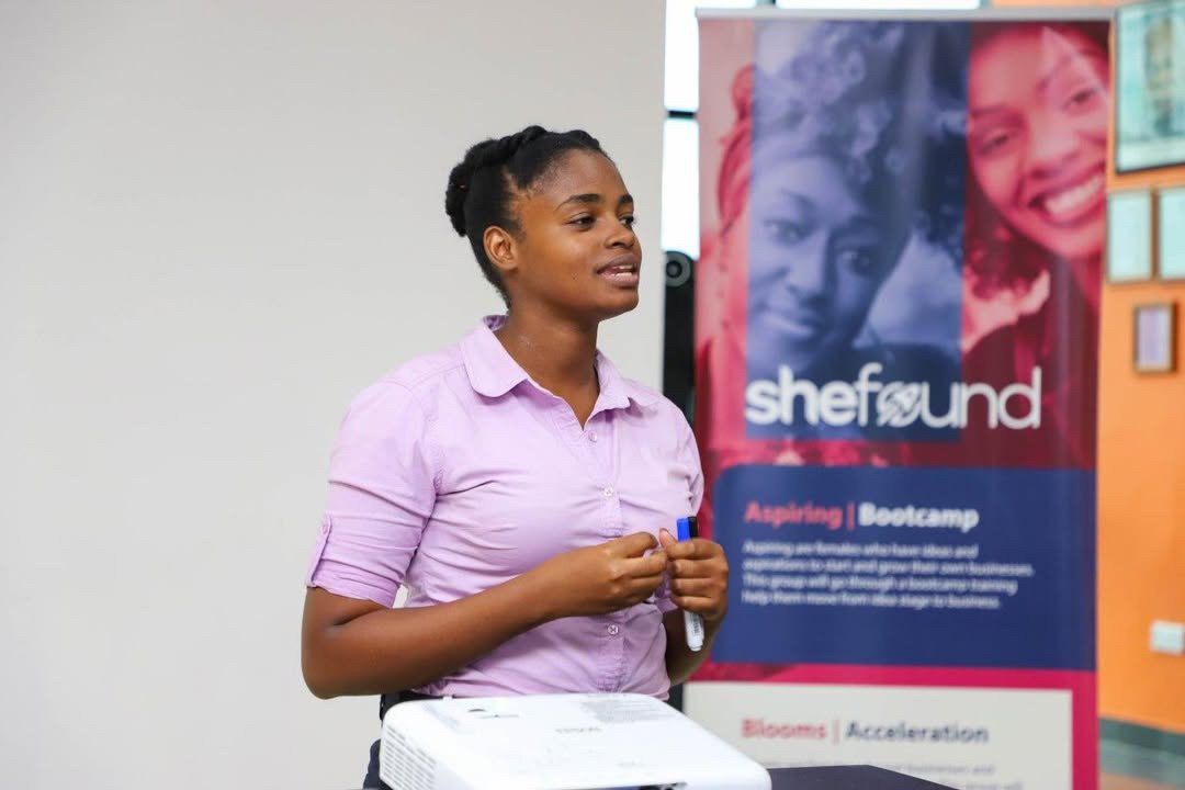 A SheFound facilitator presenting at the Aspiring Bootcamp